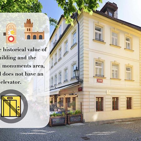 Hotel At The Golden Scissors Prague Ngoại thất bức ảnh