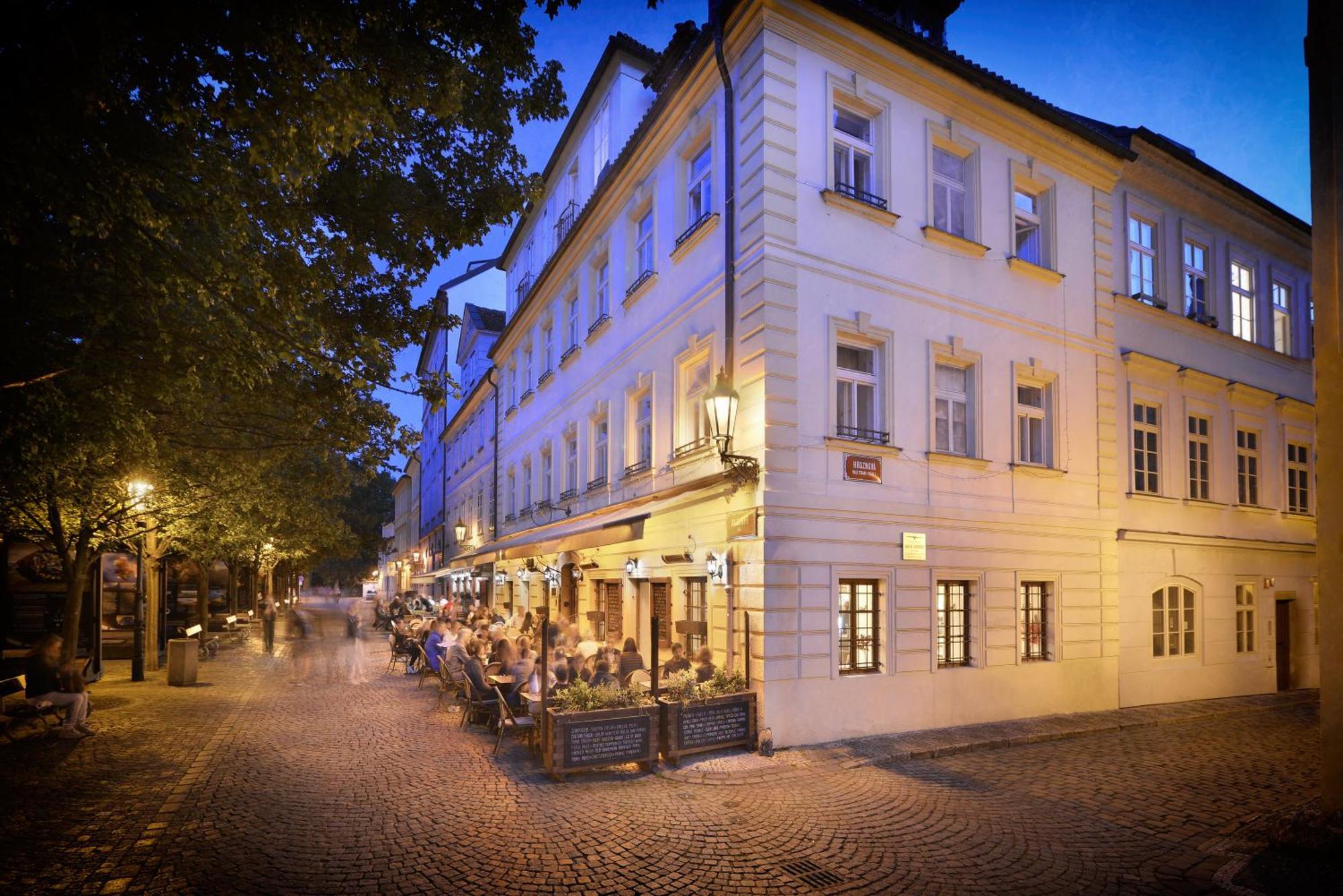 Hotel At The Golden Scissors Prague Ngoại thất bức ảnh