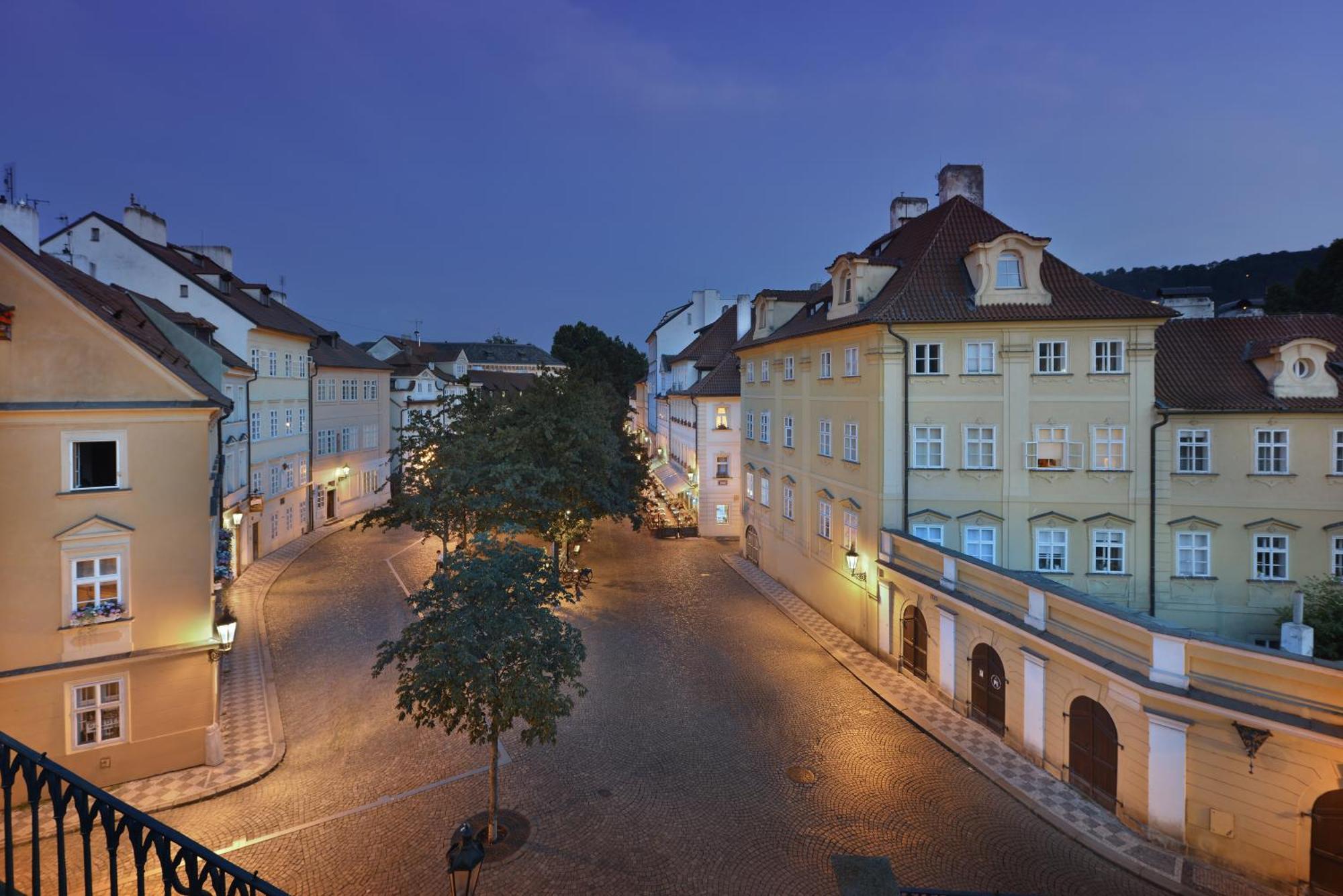 Hotel At The Golden Scissors Prague Ngoại thất bức ảnh