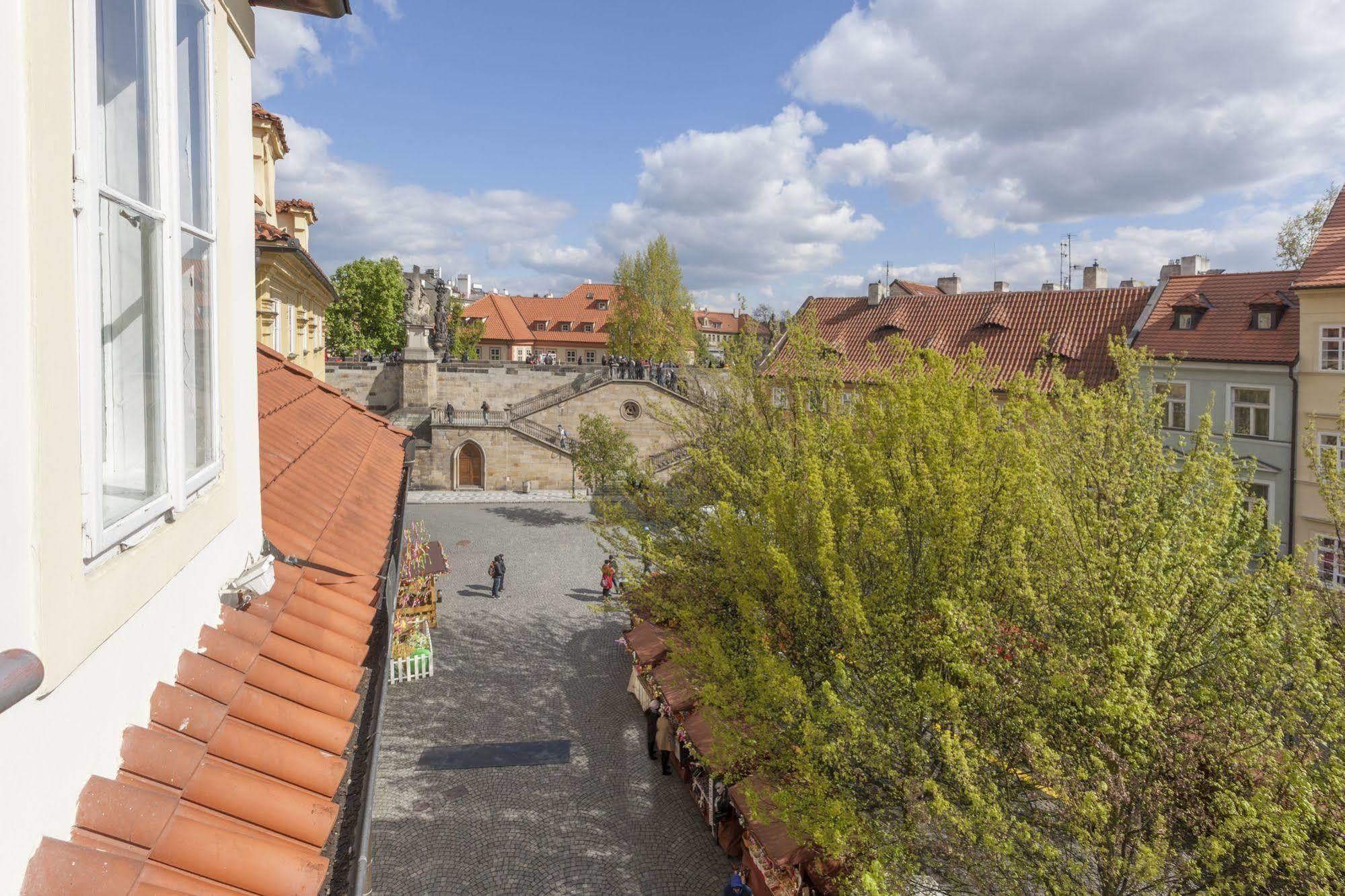 Hotel At The Golden Scissors Prague Ngoại thất bức ảnh