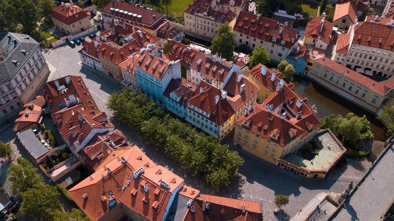 Hotel At The Golden Scissors Prague Ngoại thất bức ảnh