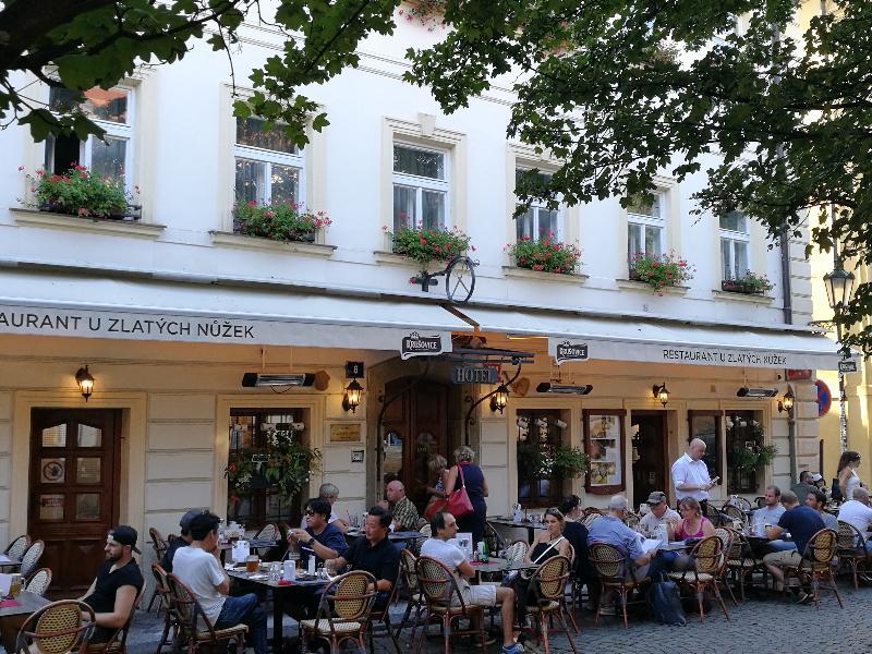 Hotel At The Golden Scissors Prague Ngoại thất bức ảnh